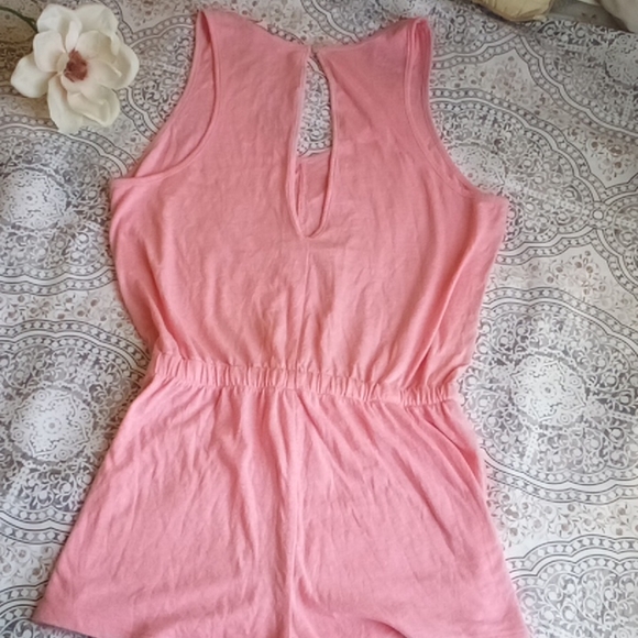 V.s. romper shorts keyhole back - Picture 8 of 12